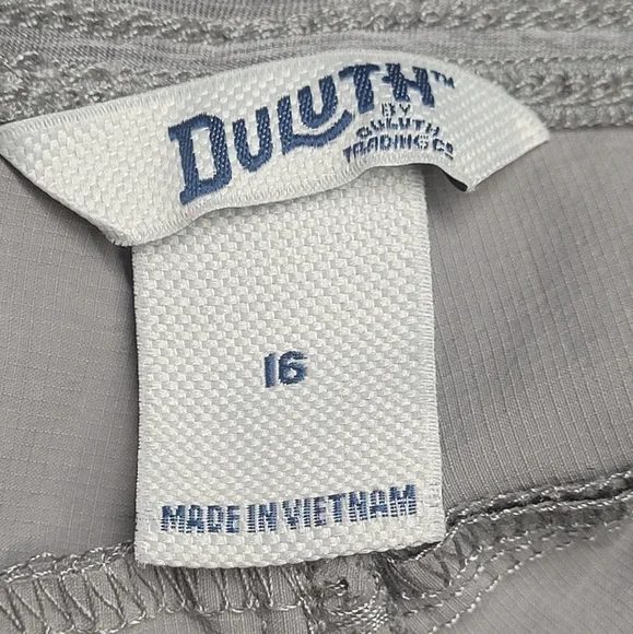Duluth Trading Co Gray Women's Shorts - Picture 4 of 7